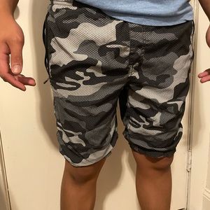 Gap Fit Kids XXL Regular Gray Camo Shorts with Zipper Pockets